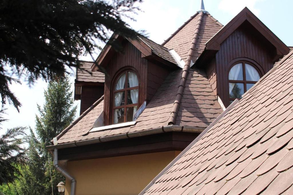Hotel Brassoi Vendeghaz Miskolc Exterior foto